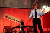 Chin erklärt "Change-Management"